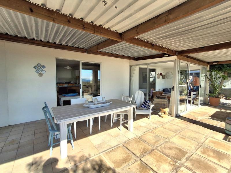 2 Bedroom Property for Sale in Hannasbaai Western Cape
